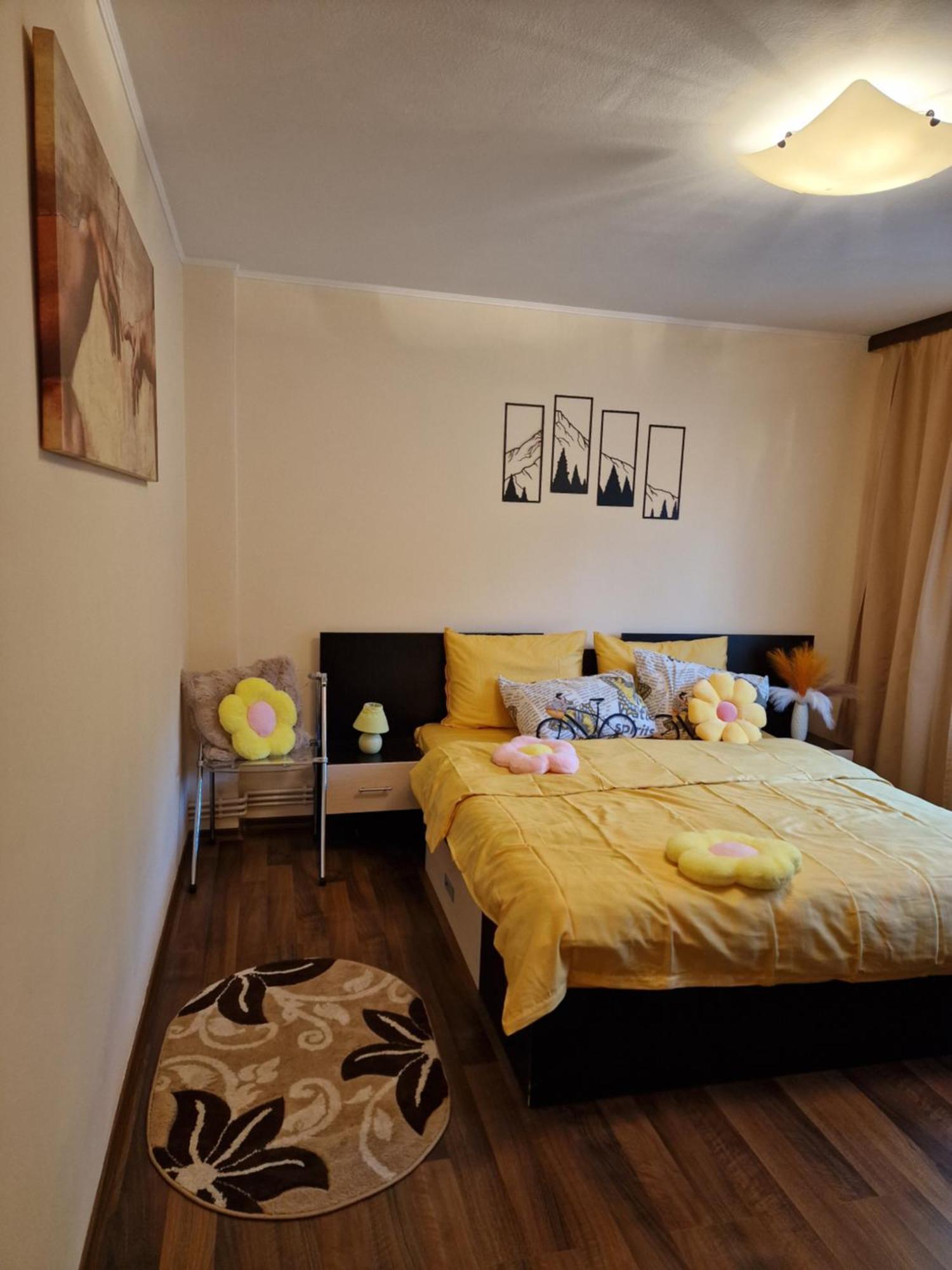 Apartament Red & Yellow Slănic-Moldova Δωμάτιο φωτογραφία